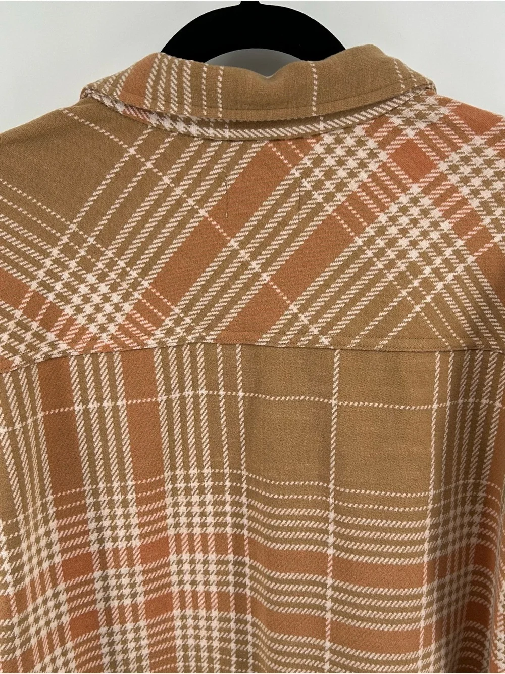 Thread & Supply TXS Tan Cream Plaid Cropped Shacket Shirt Size L Cozy Normcore - Picture 6 of 7